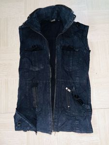 Boys Black Sleeveless Vest