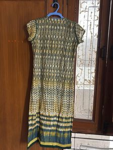 Green &amp; Yellow Printed Kurta