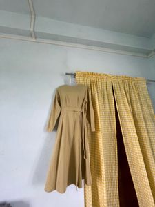 Elegant Long-Sleeve Midi Dress