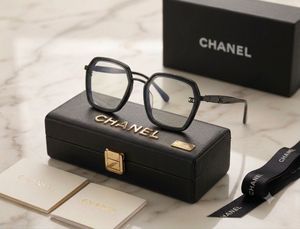Elegant  Square-Frame Fashion Eyewear