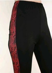 🐍snake print black leggings