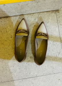 Stylish Two-Tone Loafer Flats