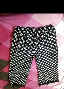 Palazzo Black N White Printed Crepe Size36-40
