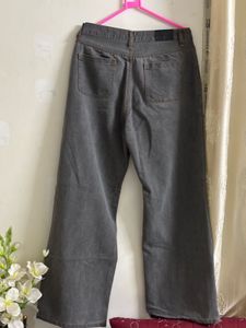 Stylish Grey Wide-Leg Jeans