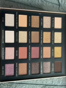Luxury Eyeshadow Palette - Versatile Shades