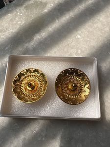 Exquisite Gold-Tone Round Earrings ( Kaan Pasha )