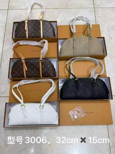 LOUIS VUITTON**SQUIRE EAST WEST BAG WD BOX