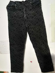 💖 Stylish Skull Print Jeans 🎀
