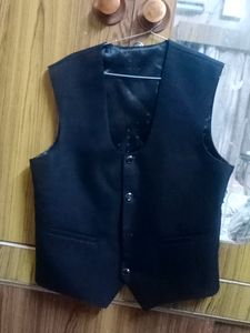black basket suit