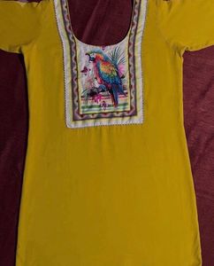 Yellow Kurta Set with Parrot Print