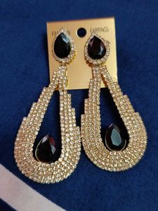 Glamorous Black Teardrop Earrings