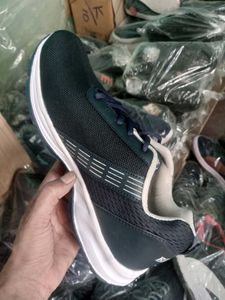 NEW NO USED SPORTS SHOES FOR MEN.