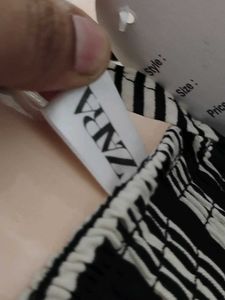 Chic Black &amp; White Geometric Print Midi Dress