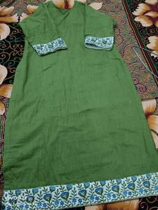 Green Kurta with Floral Embroidery