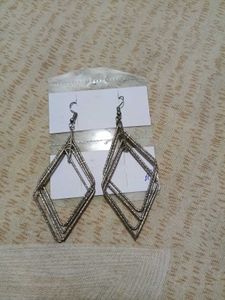 Geometric Diamond Drop Earrings✨❣️