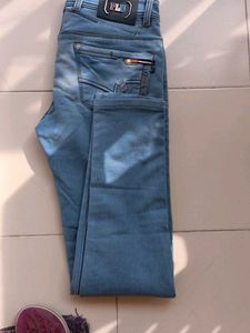 flu Light Wash Denim Jeans