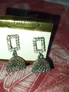Fashionable Jhumka Earrings