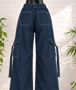 Women's Wide-Leg Cargo Jeans