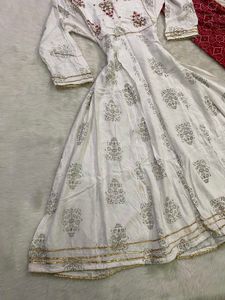 Off-White Anarkali Kurti &amp; Bandhani Dupatta Set