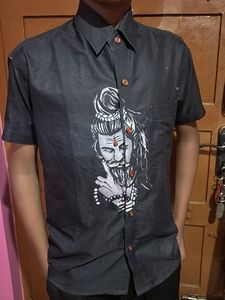 Unique Graphic Print Shirt