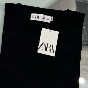 Zara Tshirt Plain Black M Size
