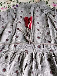 Elegant Grey &amp; Red Floral Print Midi Dress
