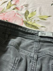 Chic Grey Skinny Fit Jeans
