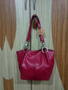 Chic Red Faux Croc Shoulder Bag