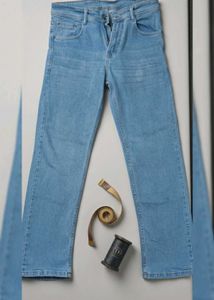 Light Wash Relaxed Fit Jeans