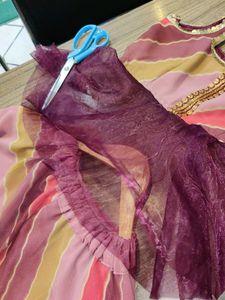Girls Lehanga Choli Set With Friled Duptta