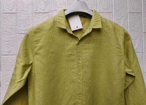 New with tag Lime Green Collared Button-Up Shirt