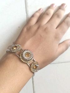 Sparkling Vintage Style Bracelet