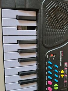 Battery Operated Keyboard - Kids Toy