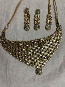 Elegant Kundan Necklace Set