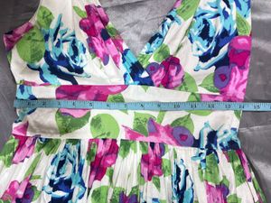 Floral V-Neck Sleeveless Mini Dress