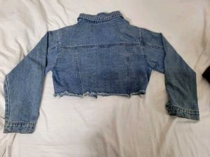 cropped loose fitted denim jacket