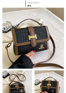 Impoted handyGood quality With long belt2 colour