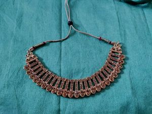 Elegant Gold-Tone Kundan Necklace