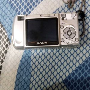 Sony Cyber-shot DSC-S600 6.0 Mega Pixels Digital C