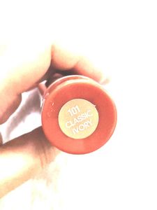 Mila Beaute Longwear Foundation 101 Classic IVORY