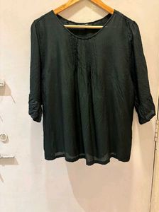 Chic Black Pleated Top