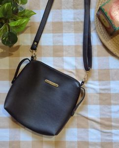 Chic Black Crossbody Bag
