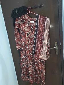 Maroon Print Kurti set comes with legging and dupa