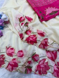 Elegant Saree with Floral Print