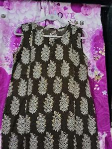 SLEEVLESS KURTA