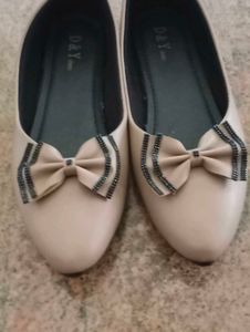 Beige Bow Flats - Size 40