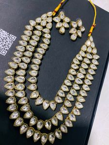 Elegant Kundan Necklace Set