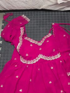 Elegant Pink Embroidered Kurta Set M size