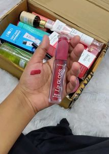 HudaGirl Lip Gloss - Matte Red