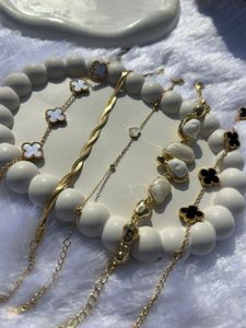 Elegant Gold Necklaces Collection